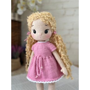 Muñeca amigurumi de ganchillo