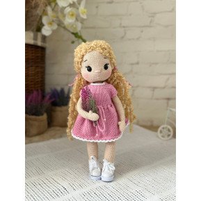 Muñeca amigurumi de ganchillo