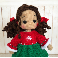 Muñeca de ganchillo con vestido de Navidad