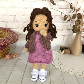 Benutzerdefinierte Crochet geflochtene braune Haare Puppe in rosa Kleid